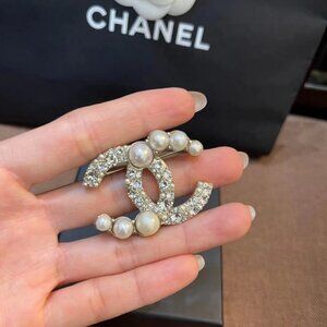 Chanel Women's Fashion Brooch